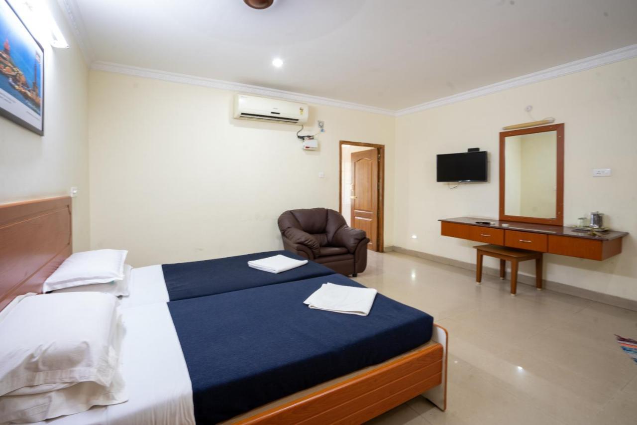 Hotel Tamilnadu -Trichy Tiruchirappalli Exteriör bild